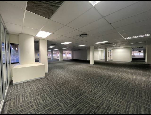 1,604M² OFFICE TO LET IN SANDTON CENTRAL